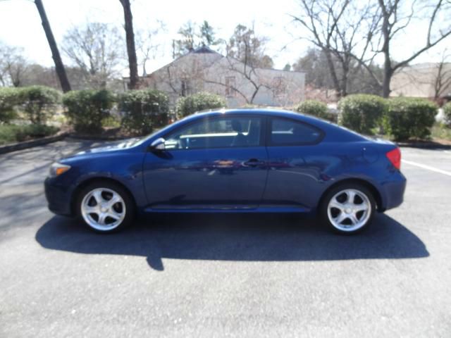 Scion tC 2005 photo 2