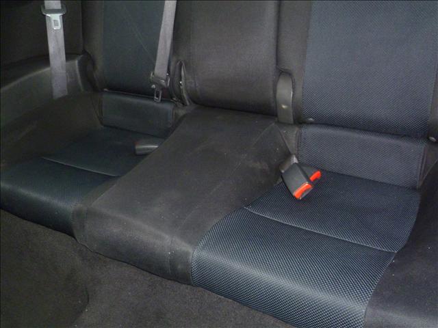 Scion tC 2005 photo 2