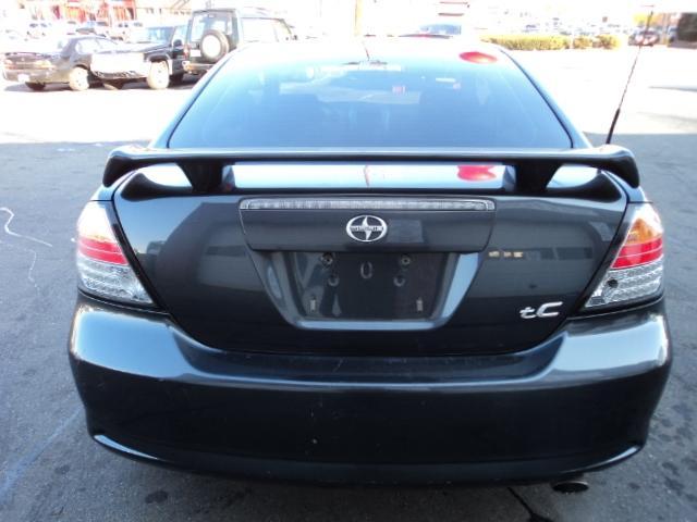 Scion tC 2005 photo 1