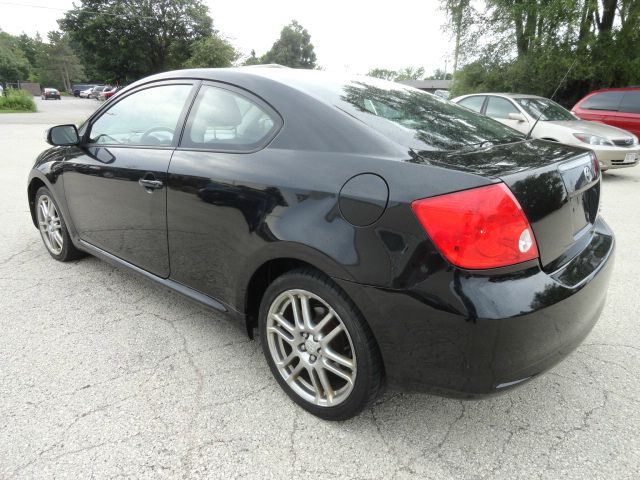 Scion tC 2005 photo 3