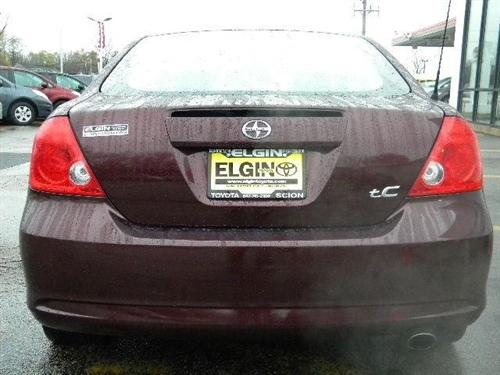 Scion tC 2005 photo 2