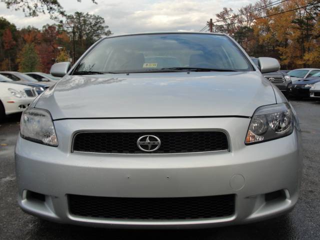 Scion tC 2005 photo 1
