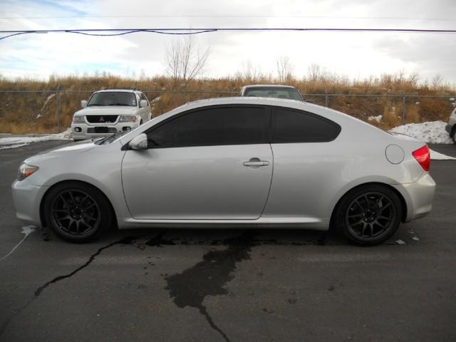 Scion tC 2005 photo 1