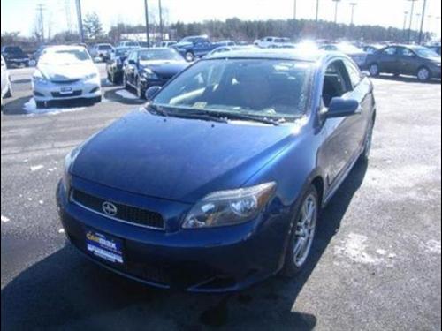 Scion tC 2005 photo 2