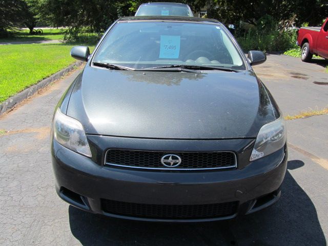 Scion tC 2005 photo 1