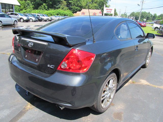 Scion tC 2005 photo 3