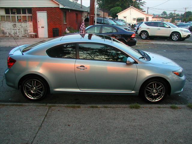 Scion tC 2005 photo 5
