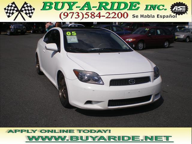 Scion tC 2005 photo 1