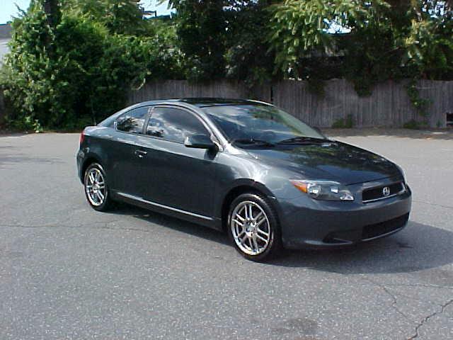 Scion tC 2005 photo 1
