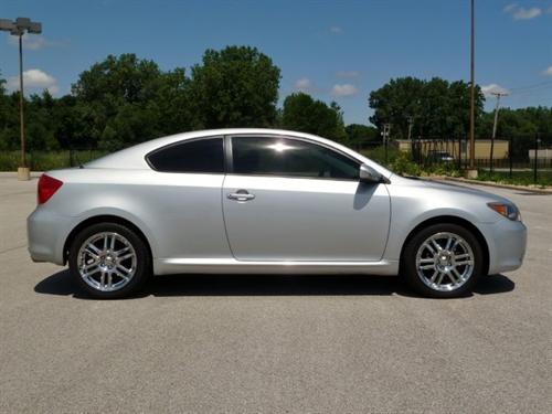 Scion tC 2005 photo 2