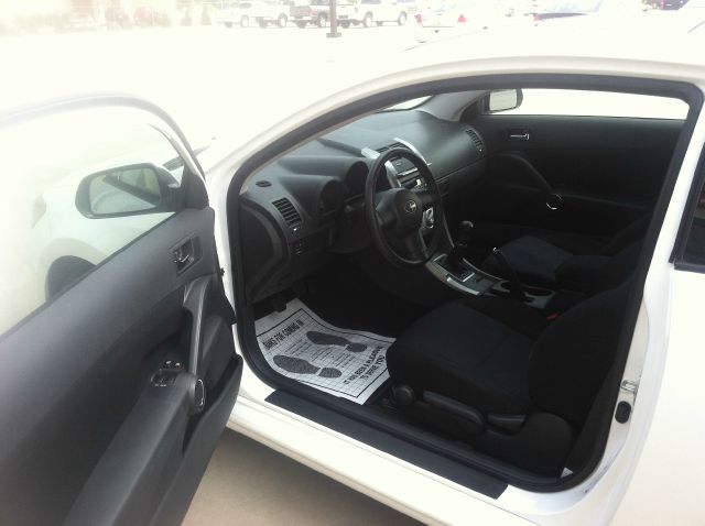 Scion tC 2005 photo 3