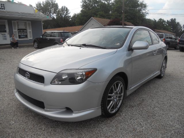 Scion tC 2005 photo 2