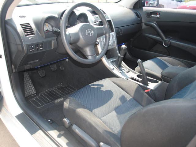Scion tC 2005 photo 4