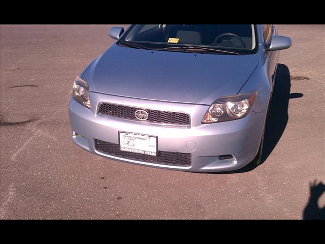 Scion tC 2005 photo 1