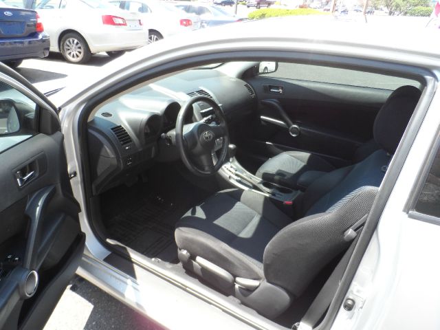 Scion tC 2005 photo 7