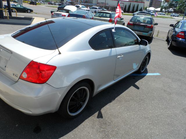 Scion tC 2005 photo 8