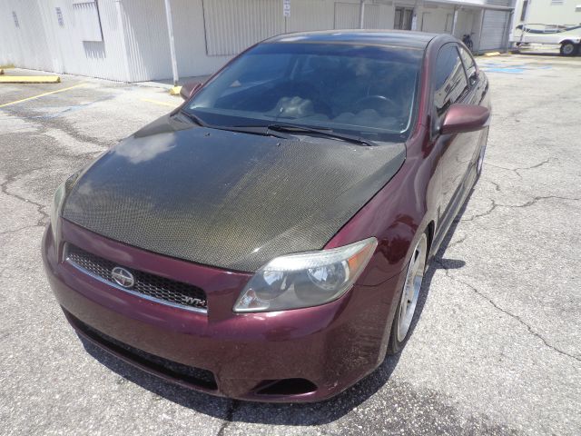 Scion tC 2005 photo 2