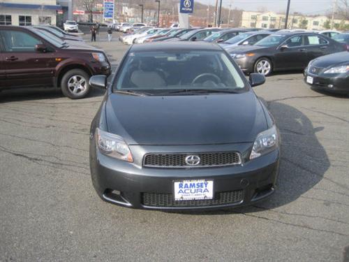 Scion tC 2005 photo 1