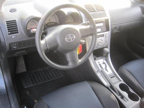 Scion tC 2005 photo 4