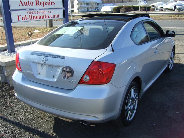 Scion tC 2005 photo 1