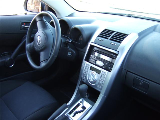 Scion tC 2005 photo 4
