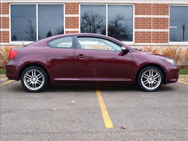 Scion tC 2005 photo 2
