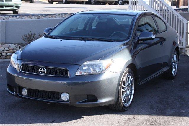 Scion tC 2005 photo 1