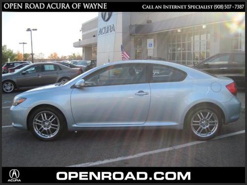 Scion tC 2005 photo 1