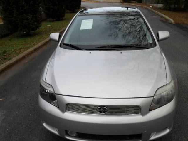 Scion tC 2005 photo 1