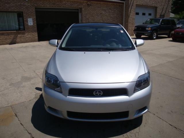 Scion tC 2005 photo 3
