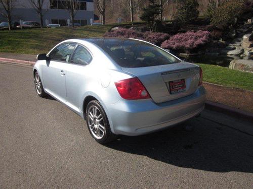 Scion tC 2005 photo 1