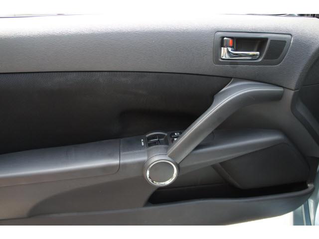 Scion tC 2005 photo 5