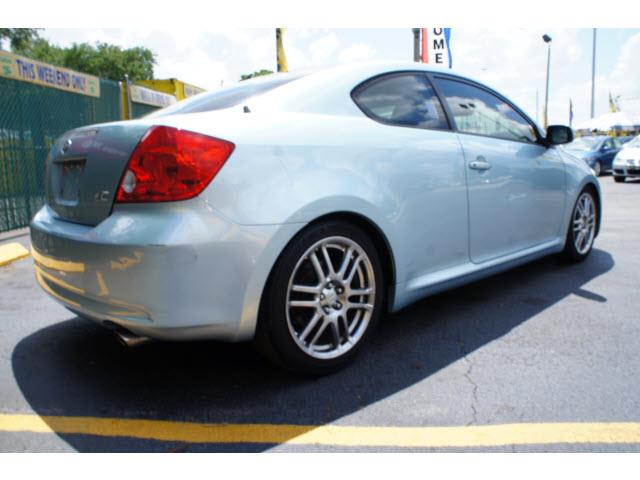 Scion tC 2005 photo 6