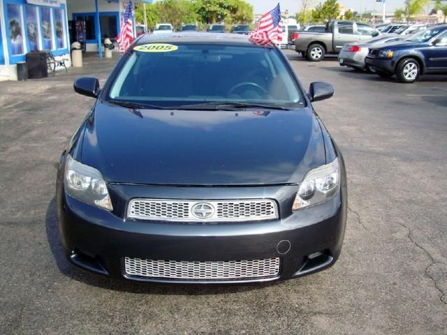 Scion tC 2005 photo 1