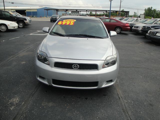 Scion tC 2005 photo 1