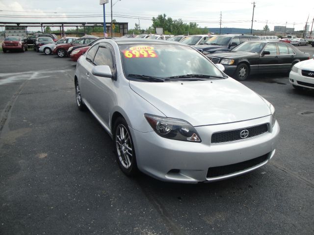 Scion tC 2005 photo 4