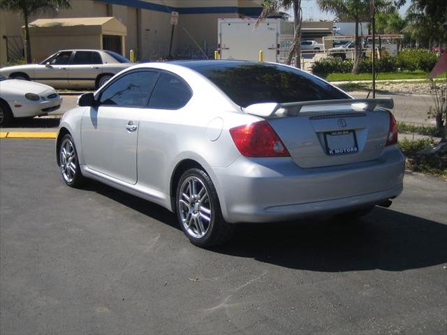 Scion tC 2005 photo 3