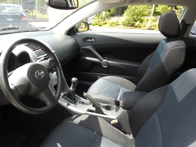 Scion tC 2005 photo 23