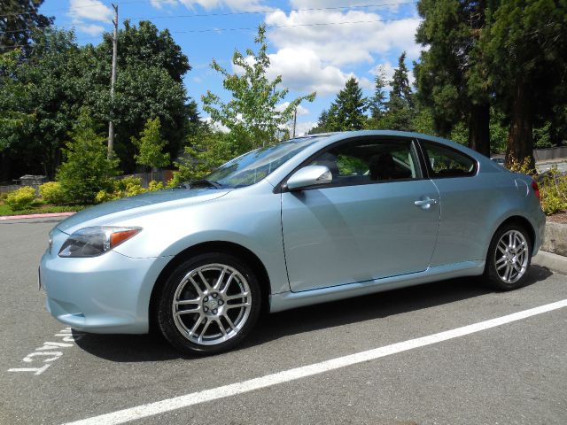 Scion tC 2005 photo 9
