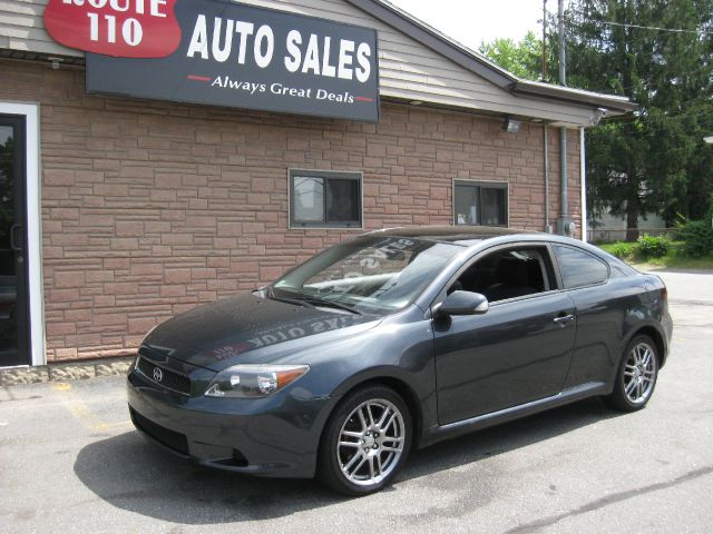 Scion tC 2005 photo 2