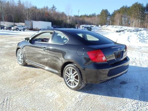 Scion tC 2005 photo 2