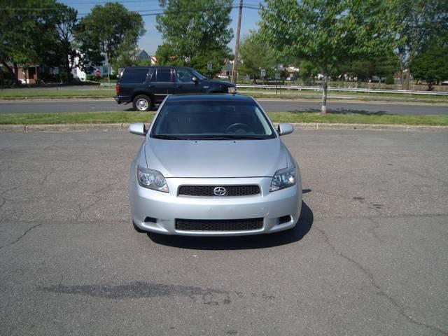 Scion tC 2005 photo 1