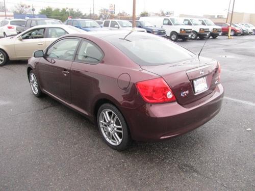 Scion tC 2005 photo 1