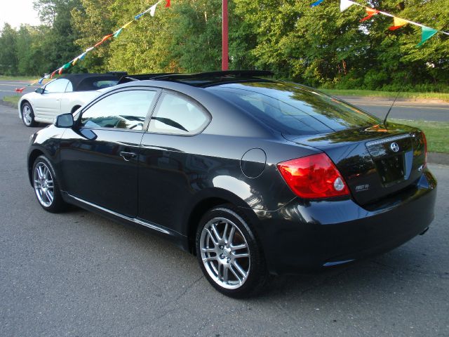 Scion tC 2005 photo 4