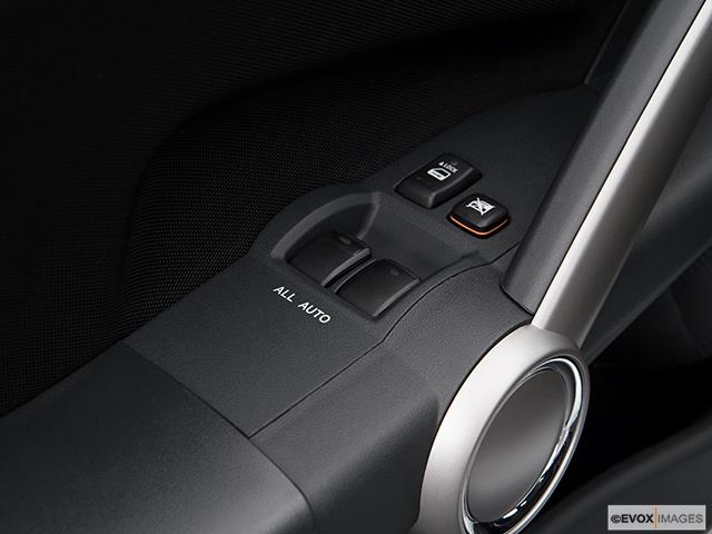 Scion tC 2005 photo 4