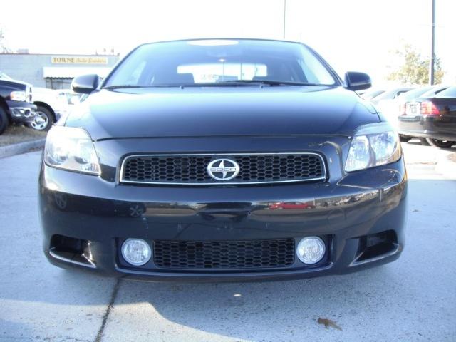 Scion tC 2005 photo 1