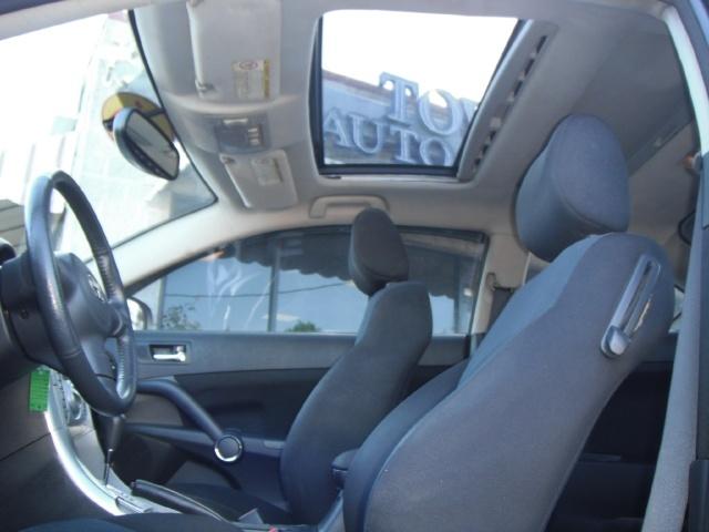 Scion tC 2005 photo 3