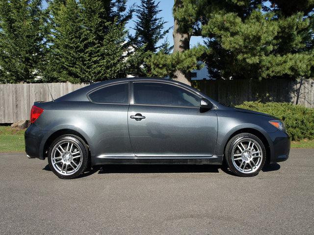 Scion tC 2005 photo 1