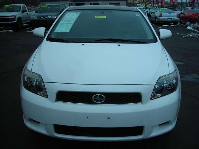 Scion tC 2005 photo 1