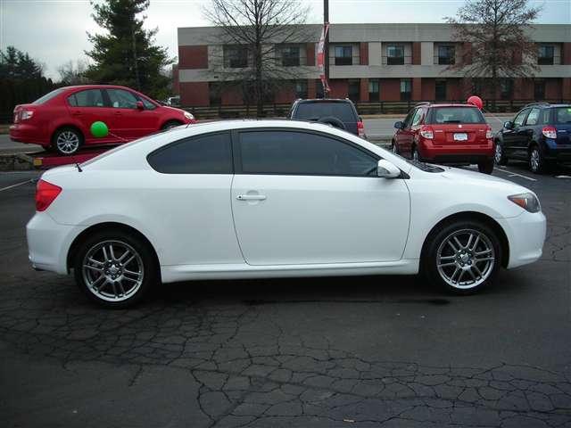 Scion tC 2005 photo 3